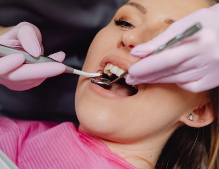 Scaling and polishing